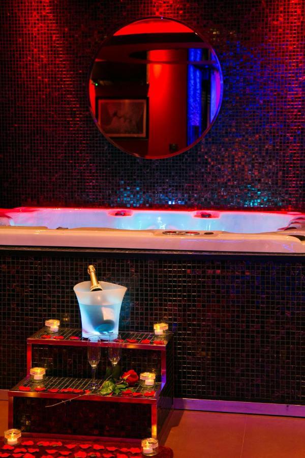 L'Insolite Spa Privatif "Suite Luxueuse-Jacuzzi" Toulouse Exterior foto